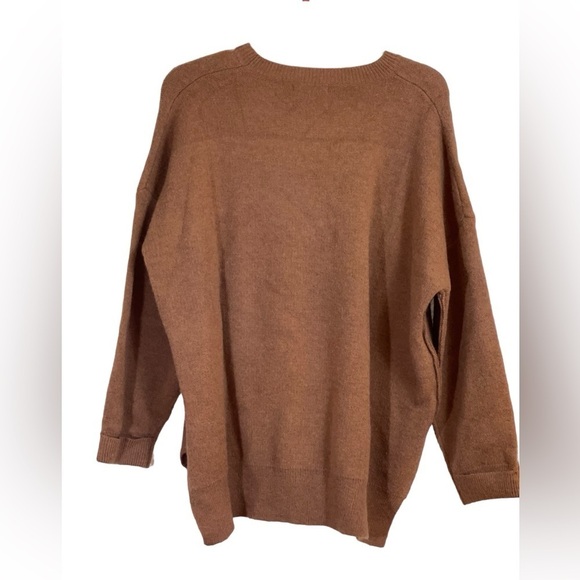 Taluluah oversized knit sweater. GUC Size large - Picture 2 of 7